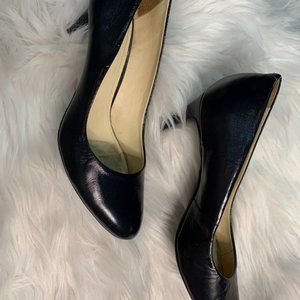 Navy heels